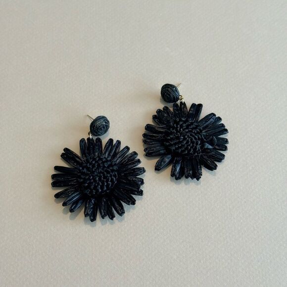 Boho Black Floral Earrings N1452 - Picture 3 of 5